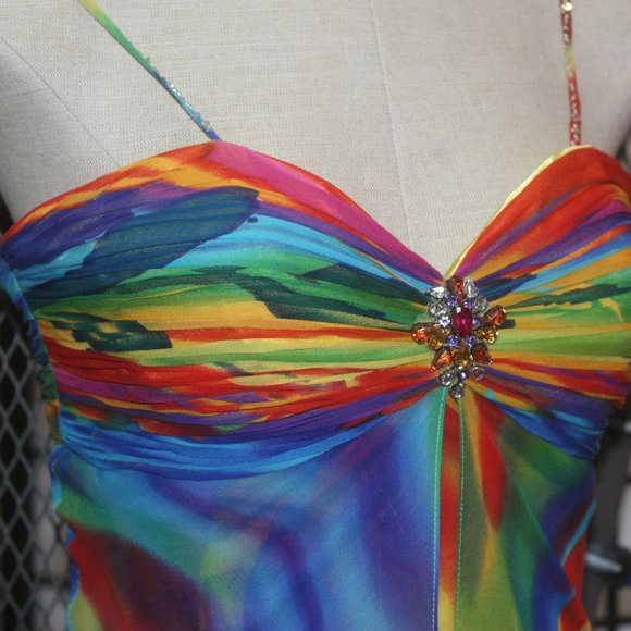 Colourful Gown with Sheer Layers - Picture 4 of 9